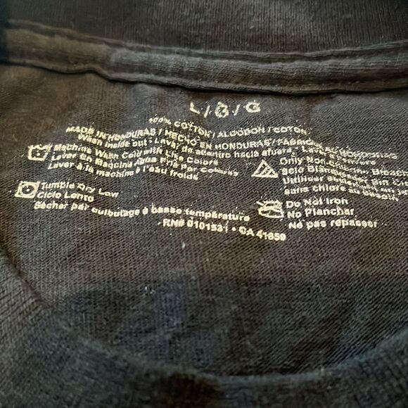 Star Wars Mandalorian “The Child” t-shirt, size Large - Picture 3 of 3